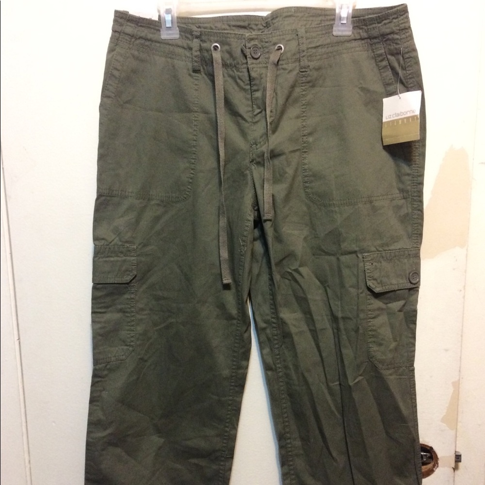 NWT! Liz Claiborne Liz Wear Capris - Size 12